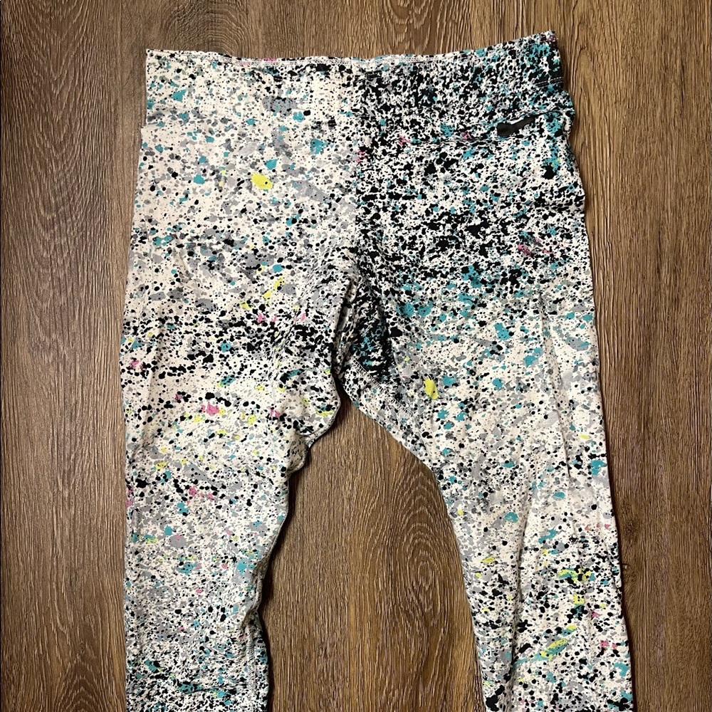 Women’s Nike cropped leggings